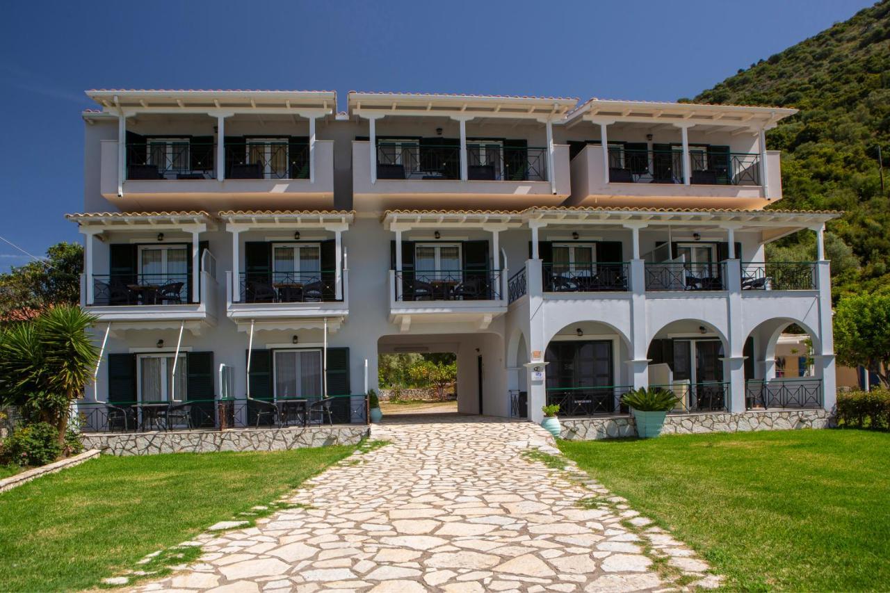 Captain Nick Aparthotel Mikros Gialos Buitenkant foto