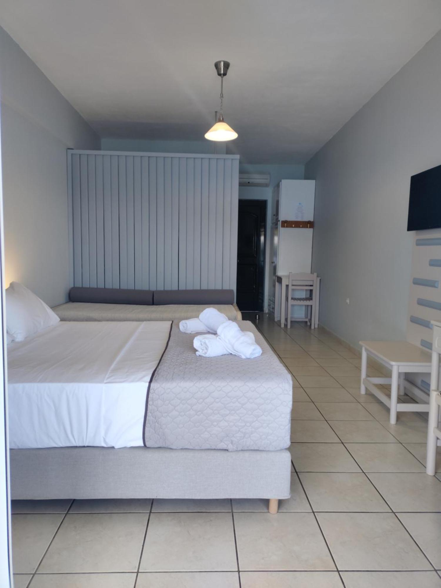 Captain Nick Aparthotel Mikros Gialos Buitenkant foto